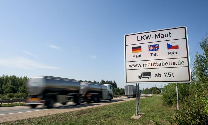 Die Lkw-Maut spült jedes Jahr Milliarden Euro in die öffentlichen Kassen (Bild:  Toll Collect)