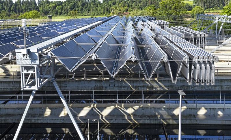 Solarfaltdach-System: Skalierbare Photovoltaik-Technologie für maximale Effizienz (Bild: Schneider Electric)