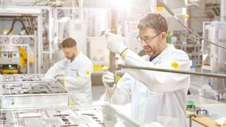 Seit 2018 investiert Webasto im Werk Schierling in den Aufbau der Batterieproduktion. (Bild: Webasto)