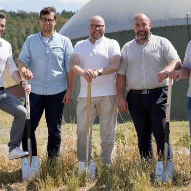 Symbolischer Spatenstich zum Ausbau Biogasanlage in Morschen. (Bild: Green Planet Energy)