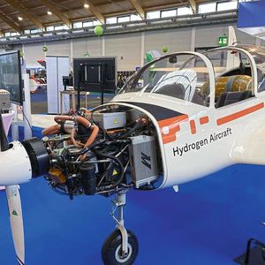 Die Taifun 17 H₂ besitzt eine Spannweite von 17 Metern und erreicht eine Reisegeschwin-digkeit von 205 km/h. (Bild:  HWS/Johannes Paulus)