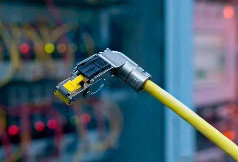 Umsatzrekord! Das familiengeführte Unternehmen Harting ist für seine Expertise in Sachen elektrische Verbindungssysteme, wie diesem hier, bekannt. Dieses Know-how hat im zurückliegenden Geschäftsjahr erstmals zu einem Umsatz von über einer Milliarde Euro geführt.(Bild:  Harting-Gruppe)