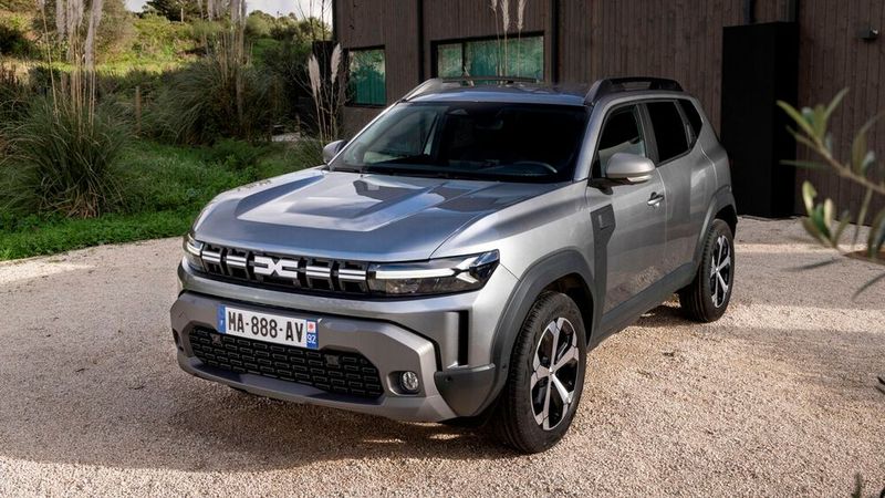 Zudem zeigten die Rumänen die dritte Generation des Dacia Duster erstmals der Öffentlichkeit. (Bild: Thomas Antoine)