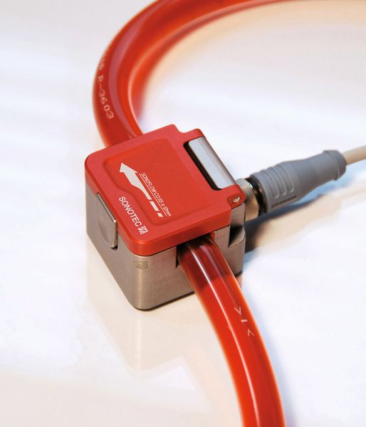 Clamp-On-Ultraschallsensoren zur Durchflussmessung wie der Sonoflow CO.55 eignen sich besonders für Prozesse mit strengen hygienischen Vorschriften. (Sonotec)