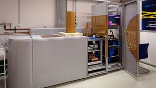 Der erste Quantencomputer von Arque Systems im Aufbau am Jülich Supercomputing Centre.  (Bild: Forschungszentrum Jülich)