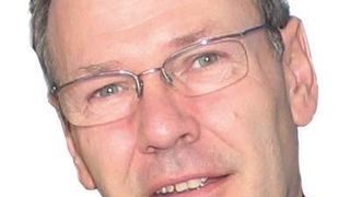 Gerhard Pfeifer, Geschäftsleiter Vertrieb des Geschäftsbereichs Pneumatics der Bosch Rexroth AG, Hannover: „Zahnketten sind kein Massenprodukt. Beim Zusammenbau ist der Mensch deshalb jeder Maschine überlegen.“Bild: Schäfer (Archiv: Vogel Business Media)