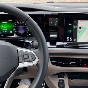 Das Bediensystem ist VW-typisch.(Bild:  Seyerlein/VCG)