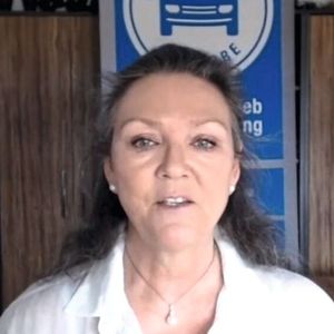 Birigit Leicht aus dem Vorstand des Kfz-Gewerbes Baden-Württemberg begrüßte die Teilnehmer des Online-Seminars.(Bild:  Pfaff/»kfz-betrieb«)