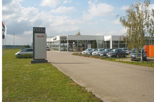 Zurück zu den Wurzeln: Seit 1992 ist Feser mit dem Autohaus Feser-Wittig wieder an seinem ursprünglichen Stammsitz in Bernburg tätig. (Archiv: Vogel Business Media)