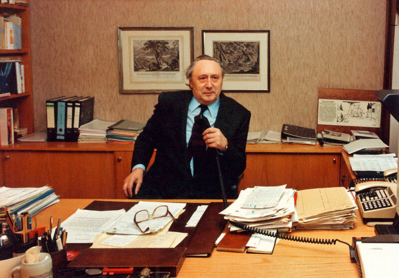 Georg Schaeffler in seinem Büro im Jahr 1992. (Schaeffler)