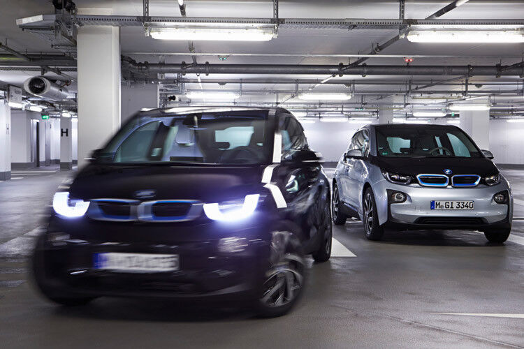 Der BMW i3 kann jetzt alleine einparken - zumindest funktioniert die Technik in einem Versuchsfahrzeug. (Foto: BMW)