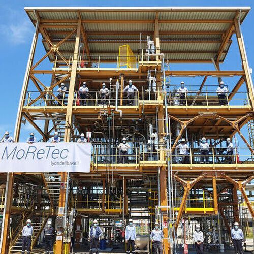 Lyondell Basell’s new pilot plant in Ferrara, Italy is capable of processing 5 – 10 kilograms of household plastic waste per hour.