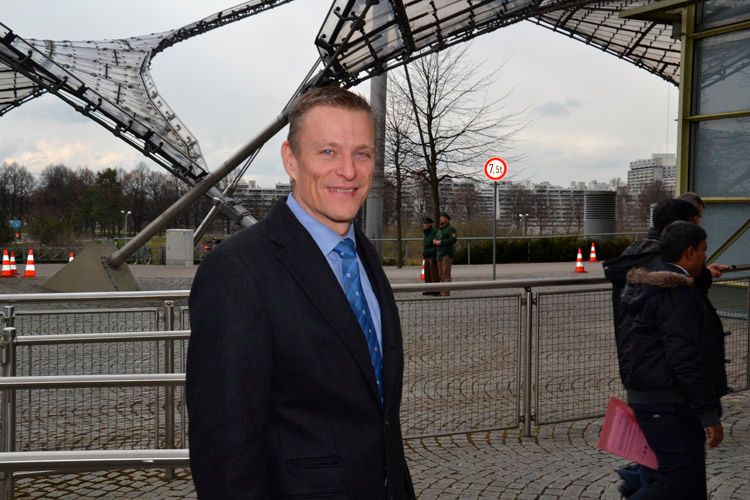 Ihm dicht auf den Fersen war Peter van Binsbergen, der aktuelle Vertriebschef für den deutschen Markt. (Foto: Michel)