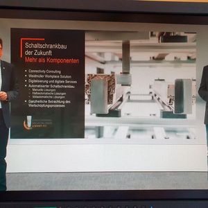 Beim Schaltschrankbau nicht nur darum, die richtigen Komponenten im Schaltschrank zu positionieren, sondern auch dessen Produktionsprozess bestmöglich zu gestalten. 