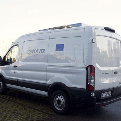 Zehntausende elektrisch betriebener Transits müssen von den Servicepartnern überprüft werden.  (Bild: Autoren-Union Mobilität/Ford)