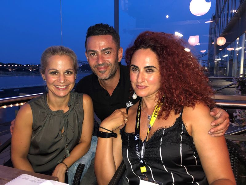 Romeo Gramaglia, Corsair, mit seinen zwei Julias Sandra Kreikenbohm, S&K und Besa, IT-BUSINESS. (Bild: IT-BUSINESS)