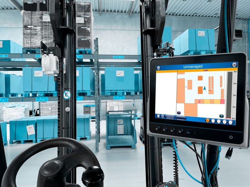 Blick auf das Warehouse Execution System (WES) von Identpro, mit dem der digitale Zwilling sich in Echtzeit positiv im Lagergeschehen auswirken kann. (Bild: Identpro)