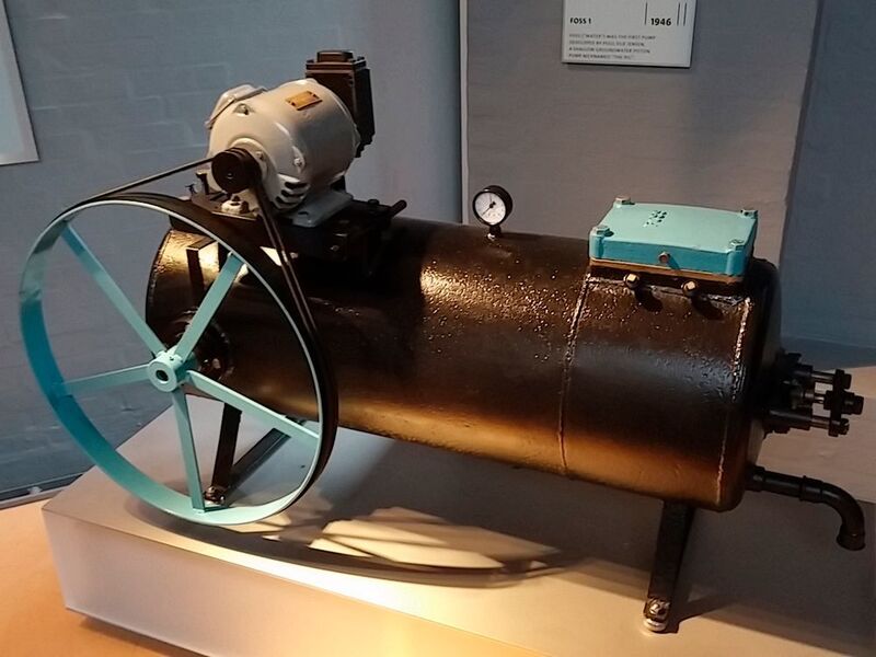 1945: Poul Due Jensen develops the groundwater piston pump Foss 1, which is referred to as the “pig.” It marks the start of Grundfos’ activities in the world of pump technology. Today, the original can be admired in the Grundfos Museum in Bjerringbro. (Kempf/PROCESS)