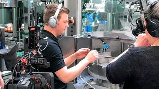 Elf Hightech-Kameras übertragen die Live-Bilder zum Kunden in den USA. (Bild: Optima)