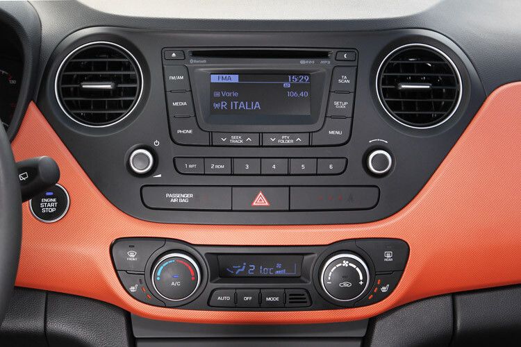 Neben den Standardfarben Orange (Foto) und Blau... (Foto: Hyundai)