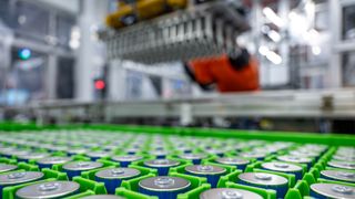 Die BMW Group hat heute ihr neues Batteriewerk Irlbach- Straßkirchen im Landkreis Straubing-Bogen offiziell eröffnet und die Serienproduktion gestartet.  (Bild: BMW Group)