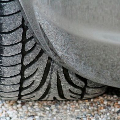 Was die Entwaldungsverordnung konkret für die Kfz-Betriebe bedeutet, ist noch unklar. Weil die Branche unter anderem Produkte aus Kautschuk verwendet (Reifen, Dichtungen, Schläuche), ist die Sorge vor weiteren Dokumentations- und Nachweispflichten groß. Nun wurde die EU-Verordnung noch mal um ein Jahr bis 2027 verschoben.  (Bild: frei lizenziert)