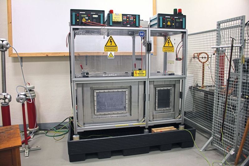 Versuchsaufbau mit Wasserbad zum Test der Kabel bei Gleichstrombelastung. (Lapp)