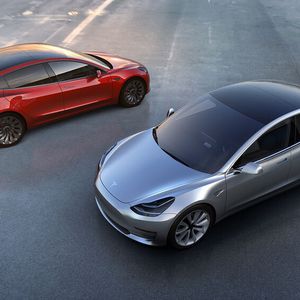 Teslas Model 3 kommt mit mittlerer Last relativ weit.(Bild:  Tesla Motors)