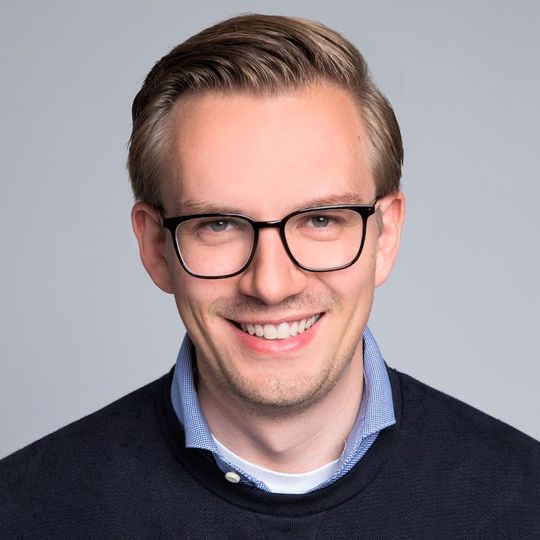 Nicolas Köhn ist Marketingchef der Gebrauchtwagenplattform Heycar.(Bild:  Heycar)