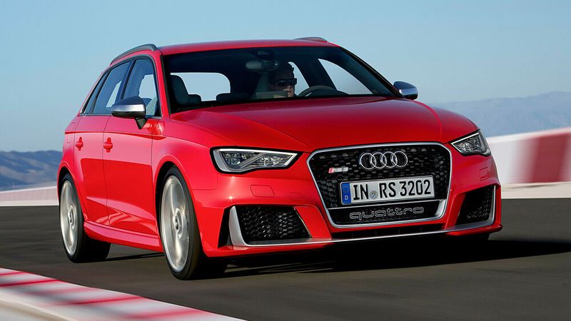 30 Jahre nach der Präsentation des ersten Fünfzylinder-Benziners mit Turboaufladung stellt Audi auf dem Automobilsalon in Genf wieder ein Modell mit Fünfzylinder-Ottomotor und Abgas-Turboaufladung vor: den TT RS. Aus 2.480 cm3 schöpft das Aggregat 250 kW (340 PS) bei 6.500 Umdrehungen pro Minute und 450 Newtonmeter bei 5.300 Touren. Dieser Motor kommt ab 2011 auch im RS 3 Sportback zum Einsatz sowie ab 2014 im überarbeiteten RS Q3.Im TT RS plus ab 2012 leistet der Motor 265 kW (360 PS) bei 6.700 Umdrehungen pro Minute und entfaltet 465 Newtonmeter Drehmoment bei 5.400 Touren. (Bild: AUDI AG)