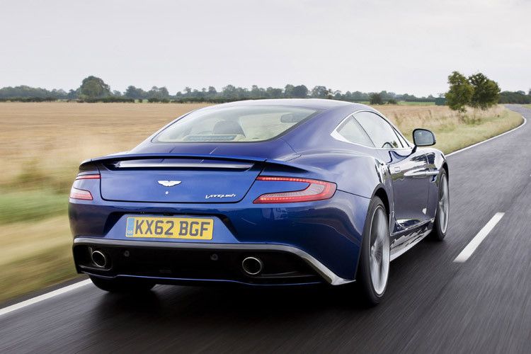 4,1 Sekunden von 0 auf 100 und 295 km/h Spitze gibt Aston Martin an. Mancher Spitzensportler ist schneller – aber nicht zwingend auch so elegant. (Aston Martin)