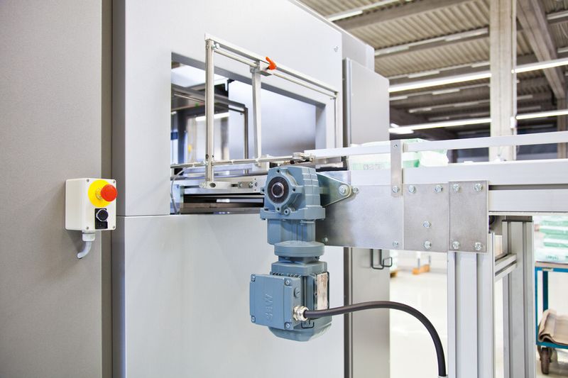 Die Schneckenverzahnung ermöglicht große Übersetzungen in einer Stufe. Schneckengetriebe sind stoßunempfindlich und weisen ein großes Überlastvermögen auf sowie eine gute Laufruhe und Schwingungsdämpfung. (Bild: SEW)