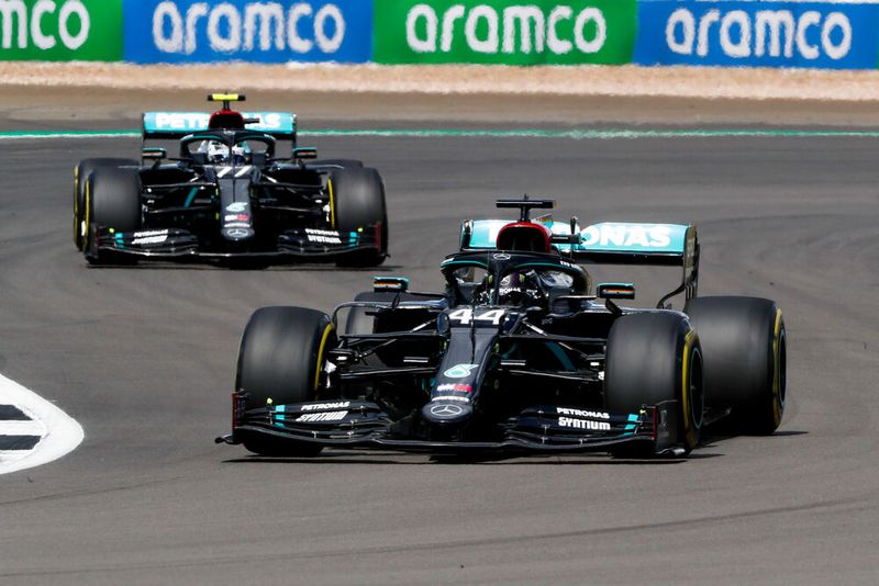 Mercedes fährt derzeit in der Formel 1 – im Bild Lewis Hamilton (vorn) und Valtteri Bottas – und in der Rennserie Formula E. Mercedes fährt derzeit in der Formel 1 – im Bild Lewis Hamilton (vorn) und Valtteri Bottas – und in der Rennserie Formula E.