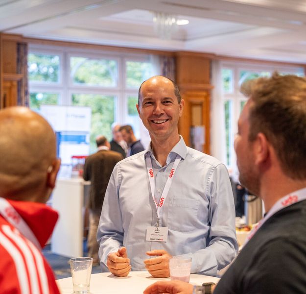 Arthur Müller (Apfelscheibe) im Gespräch mit Rui Sergio Pinto Barreto und Nikolai Wisotzky (CPN) (Bild: CPN)