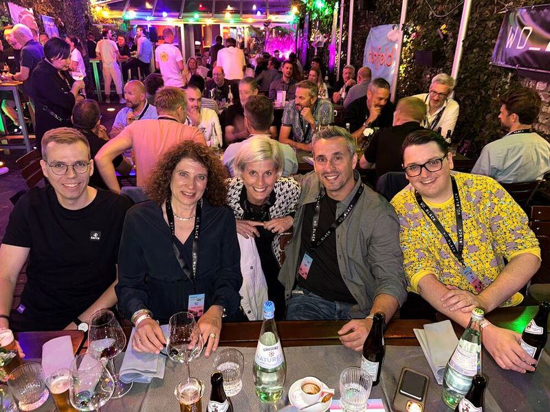 (v. l.) Jonas Ellersiek (Wortmann) mit Maria Fritz (WD), Franziska Bühler (Jet), Ruben Dennewaldt und Brad Taylor (WD) (Bild: Vogel IT-Medien GmbH)