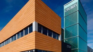 1986 wurde das erste europäische Produktionswerk von Crown in Roding eröffnet und seither konsequent ausgebaut. (Crown)