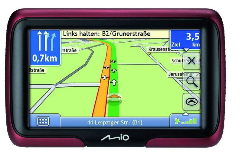 Bei der Displaygröße unterscheiden sich die beiden Mio-Einstiegsgeräte: Das M405 bietet 4,3 Zoll. (Archiv: Vogel Business Media)