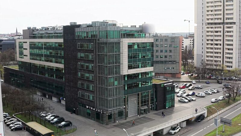 Blick auf das Gebäude in Katowice, wo auch das Supply Chain Center of Excellence von Genpact zu Hause ist. Hier gestalten die Experten Geschäftsabläufe mit künstlicher Intelligenz neu und wenden dazu auch Data Analytics an. Auch die Prozessautomatisierung gehört dazu.