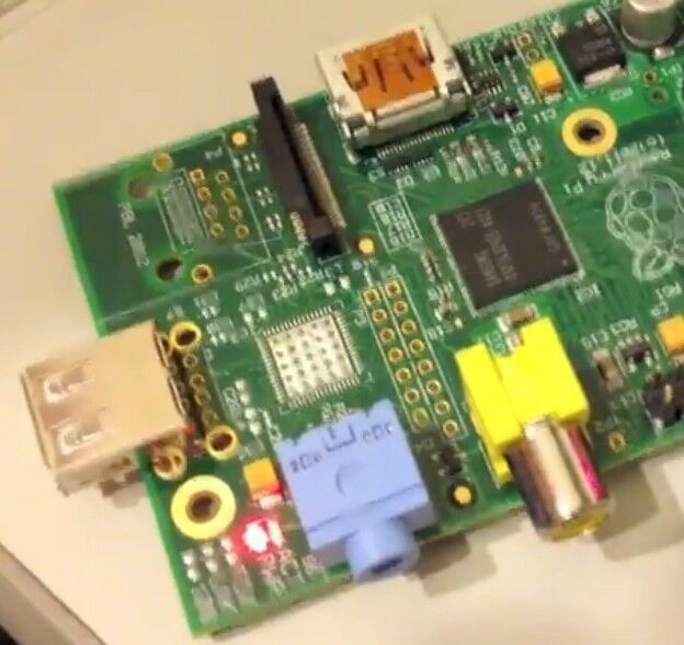 Raspberry Pi Modell A: Blick auf die Anschlüsse von Modell A – USB, Audio, Video und HDMI (Bild: Raspberrypi.org)