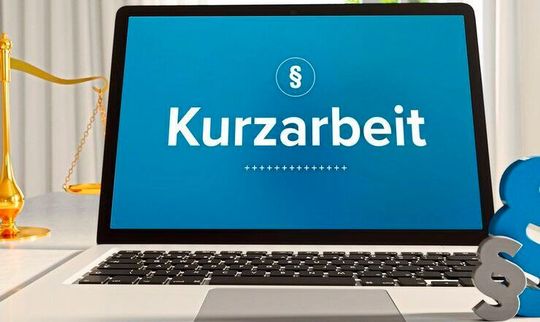 Eigentlich wäre im März Schluss mit der momentanen Kurzarbeitsregelung. Die Politik ist jedoch der Meinung, dass es besser ist, wenn die bestehenden Regeln bis Ende Juni gelten. Hier die Erklärung.(Bild:  MQ-Illustrations / stock.adobe.com)