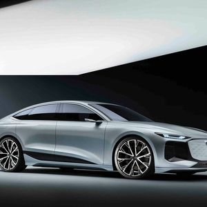 Der Aerodynamik fielen unter anderem die Türgriffe zum Opfer.(Bild:  Tobias Sageister/Audi)
