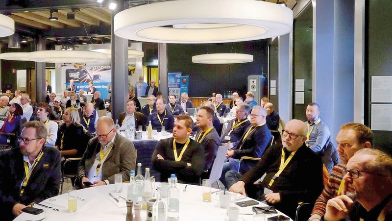 Sichtlich konzentriert folgten die Teilnehmer den Vorträgen. Bei der Auftaktveranstaltung dient der PS.Speicher in Einbeck als Kulisse. Beim nächsten Mal findet der Classic Business Day jedoch an einem anderen Ort statt. (Bild: Zietz – VCG)