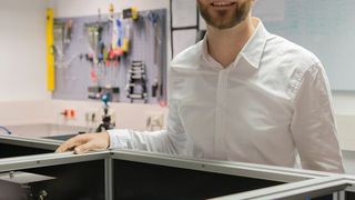 Röntgenpreisträger Dr. Jan Rothhard bei seiner Arbeit im Labor.  (Walter Oppel)