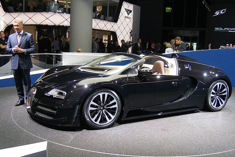 Bugatti präsentiert im Rahmen der Serie Legenden-Fahrzeugen 