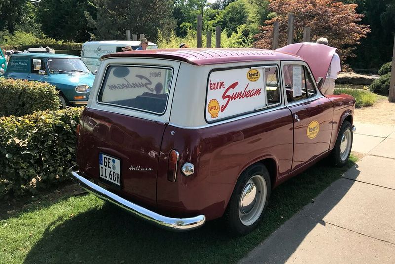 Zu den Highlights zählte sicherlich der Hillman Husky, von dem der Besitzer zumindest behauptet, das Fahrzeug sei das einzig in Deutschland zugelassene Modell. (SP-X/Patrick Broich)