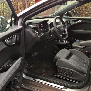 Im Innenraum ist ordentlich Platz.(Bild:  Thomas Günnel/Automobil Industrie)