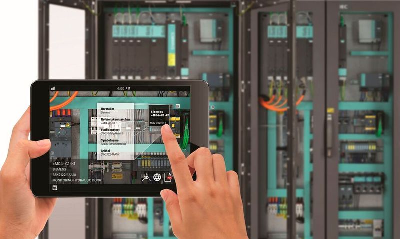 Wer wissen möchte, welche Feldgeräte oder Komponenten in einem Schaltschrank verbaut sind, scannt mit der Kamera eines mobilen Endgerätes den QR-Code und kann sofort alle zum Bauteil gehörenden Information abrufen. (WSCAD)