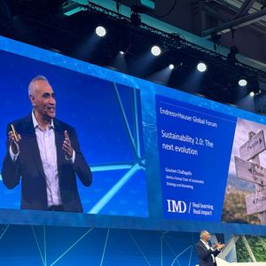 Prof. Goutam Challagalla, Professor für Strategie und Marketing an der IMD Business School in Lausanne, zeigte anhand praktischer Beispiele Wege zur nachhaltigen Transformation auf. (Bild:  Anne Richter, VCG)