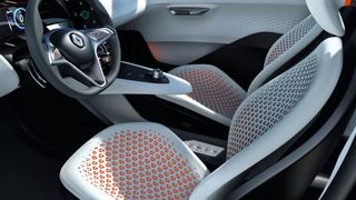 Mittels einer neuen Sitzkonstruktion konnte Faurecia den Vordersitz um 35 Prozent leichter gestalten. (Foto: Renault)
