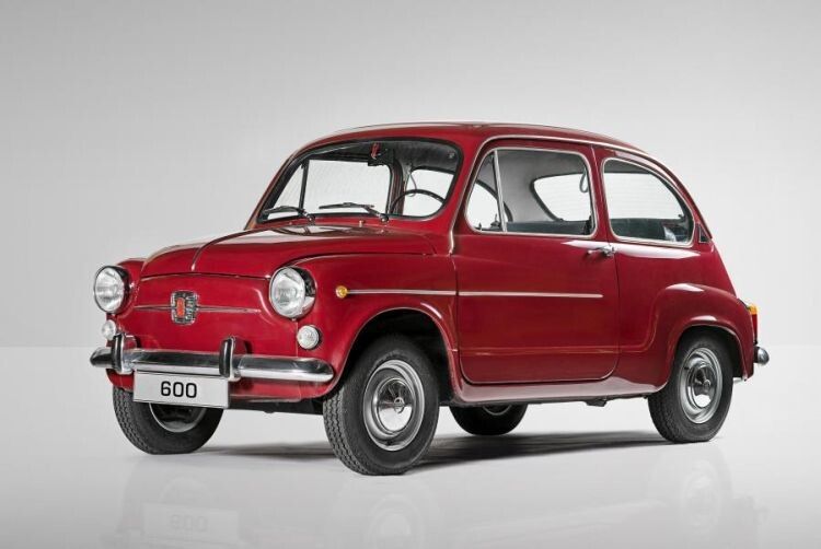 Dank seiner Vielseitigkeit und des niedrigen Preises löste der Seat 600 in Spanien den Beginn der Massenmotorisierung aus.  1957 vorgestellt, betrug die Lieferfrist „schlappe“ vier Jahre. (Foto: Seat)